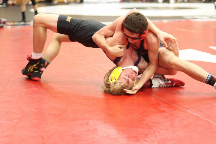 Wrestlers aim for state