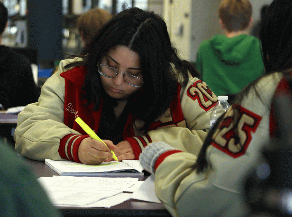 GAIN KNOWLEDGE. Junior Daniela Vargas studies her notes prior to entering the UIL Social Studies test on Jan. 20, 2024. The retention of the knowledge would prove to become crucial in their placement in their following tournament in the Waller invitational. 