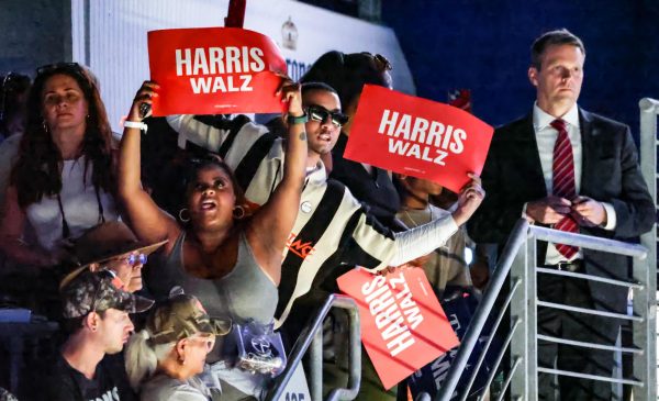 Navigation to Story: GALLERY: Kamala Harris Houston Rally