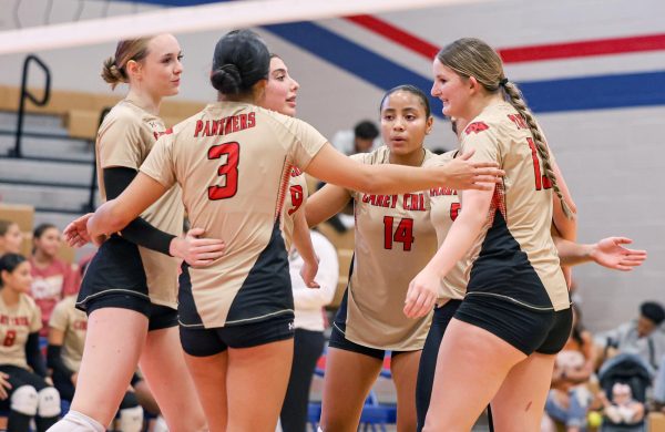 Navigation to Story: Volleyball vs. Oak Ridge