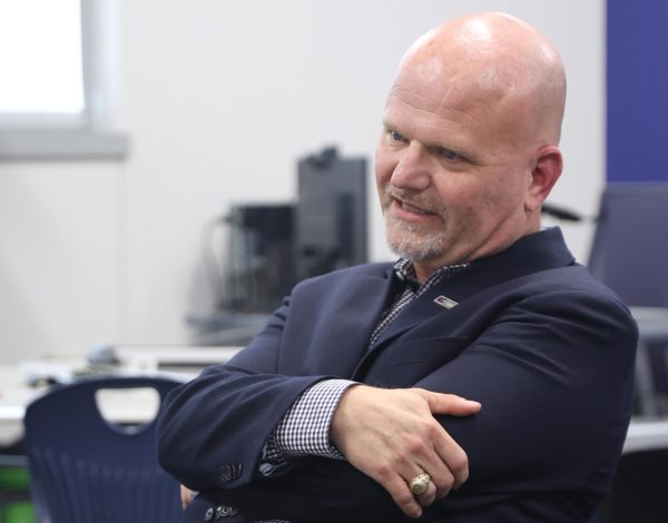 Navigation to Story: School board unanimously bans teachers from ‘anti-patriotic, anti-American statements’