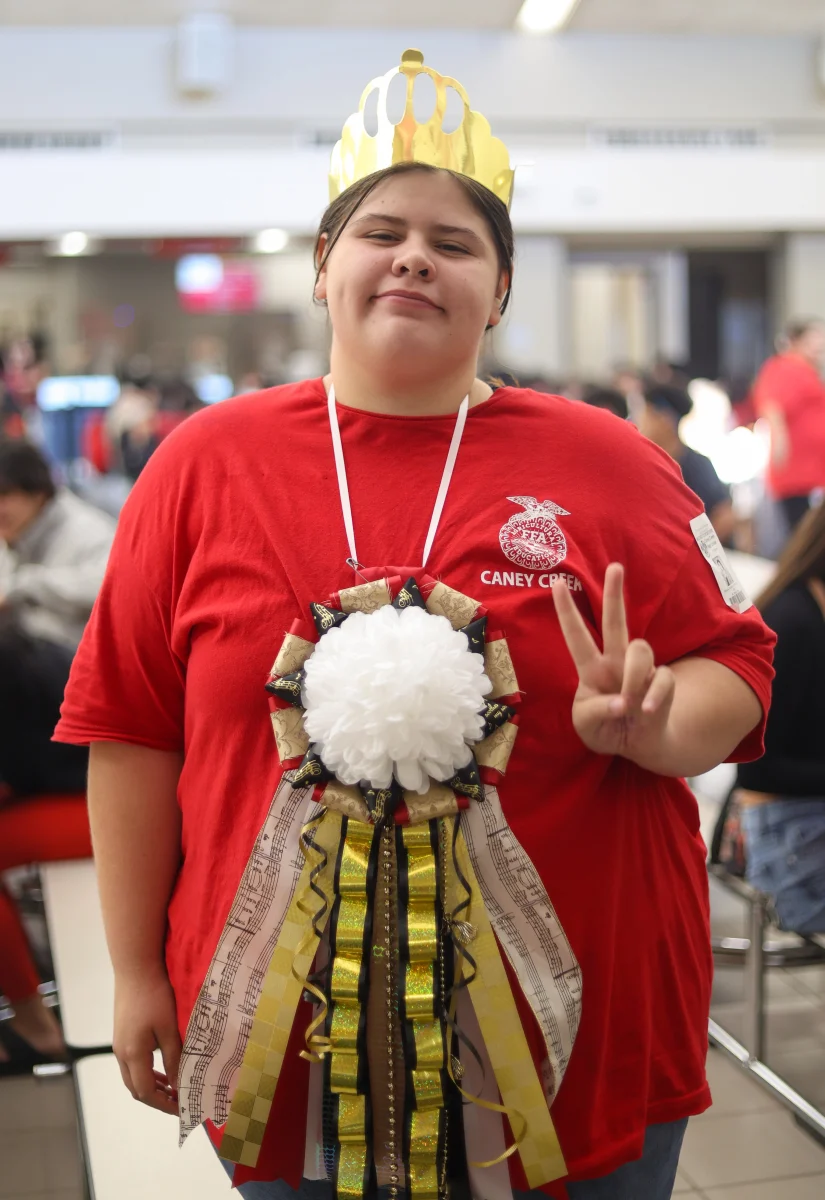 THE HOMECOMING SPIRIT. Senior Kindalyn Gillespie represented her graduating class by wearing her homecoming mum and senior crown on Oct. 3, 2025. The tradition for homecoming mums began in Missouri in 1911. Its main purpose was for students to show spirit and celebrate the day of homecoming. 